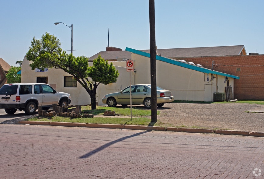 2402 Broadway St, Lubbock, TX à louer - Photo de l’immeuble – Image 2 sur 6