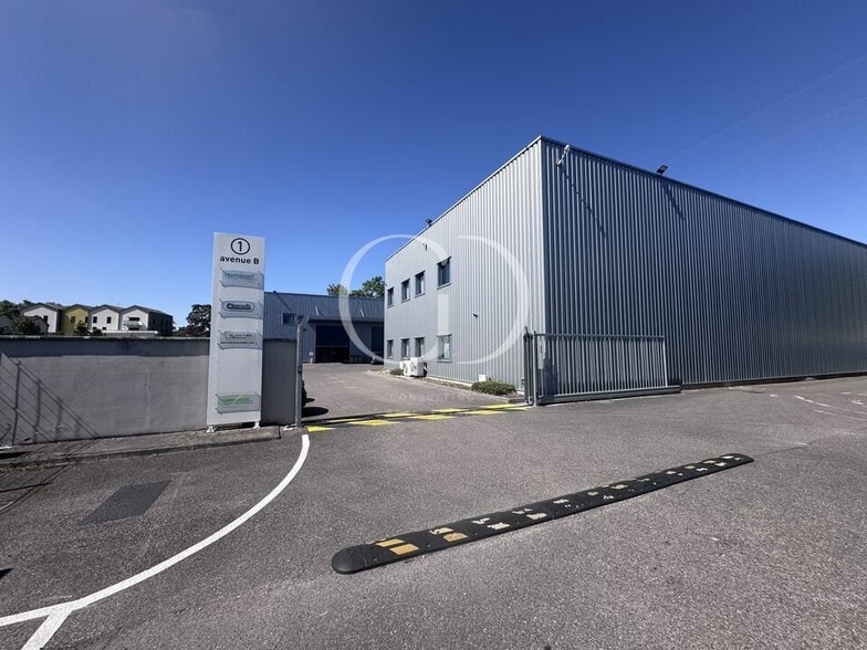1 Avenue B Cité Berliet, Saint-Priest à louer - Photo de l’immeuble – Image 1 sur 7