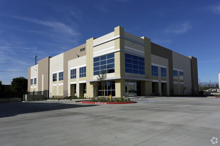 5538 Daniels St, Chino, CA à louer - Photo de l’immeuble – Image 3 sur 4