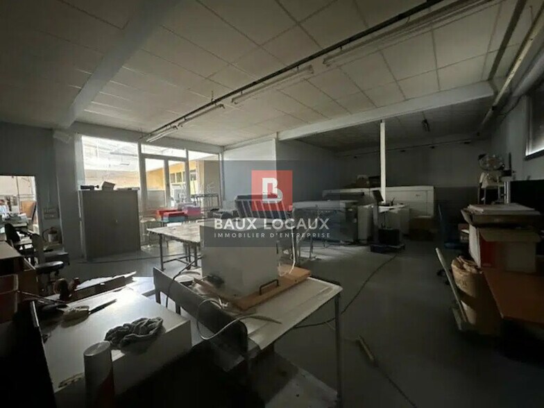Local d’activités dans Cavaillon à louer - Photo de l’immeuble – Image 3 sur 12