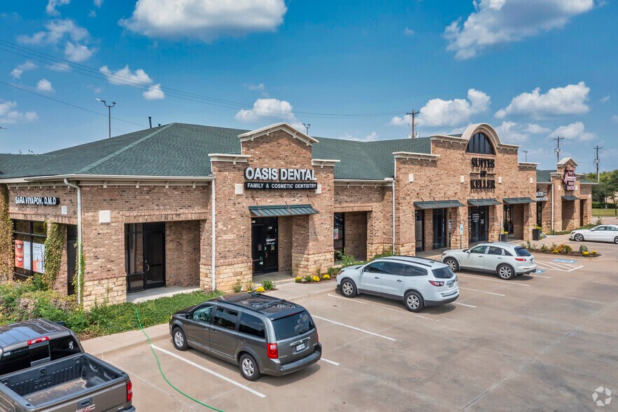 1211 S Main St, Keller, TX à louer - Photo principale – Image 1 sur 3
