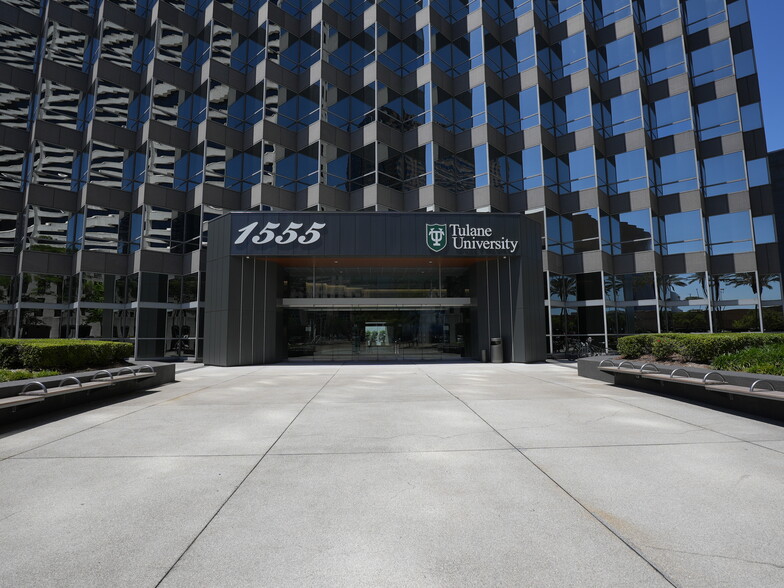 1555 Poydras St, New Orleans, LA à louer - Photo de l’immeuble – Image 2 sur 7