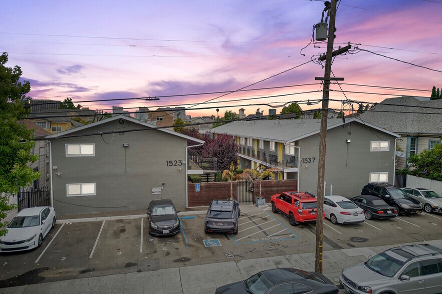 1537 8th Ave, Oakland, CA à vendre - Photo de l’immeuble – Image 2 sur 26