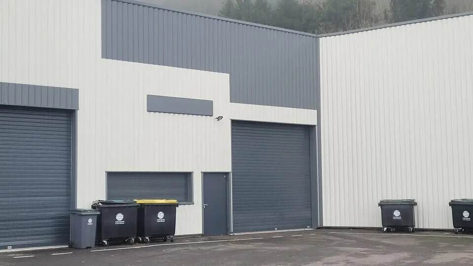 Local d’activités dans BAPEAUME-LES-ROUEN à louer Photo de l’immeuble– Image 1 sur 7