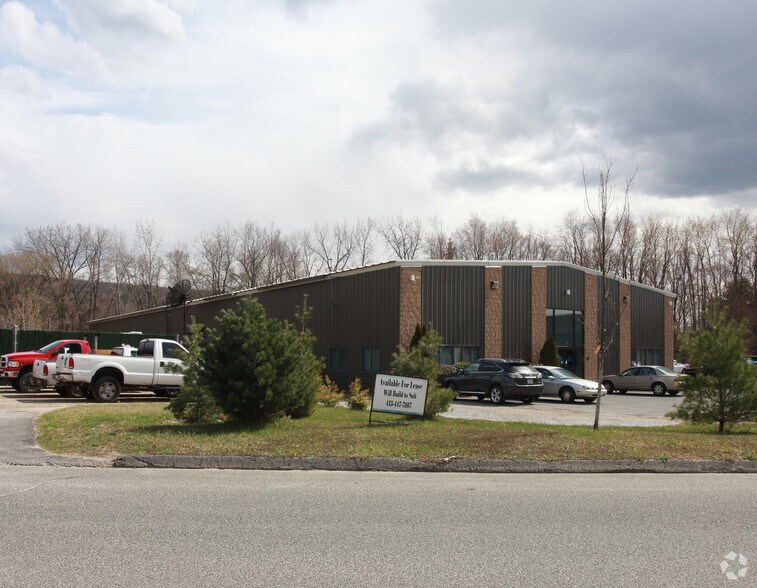 4 Federico Dr, Pittsfield, MA à vendre - Photo principale – Image 1 sur 32