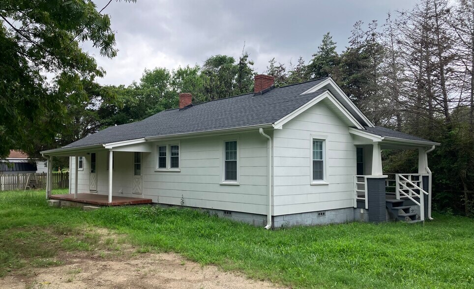 216 Miami Ave, Winston-Salem, NC à vendre - Photo principale – Image 1 sur 1