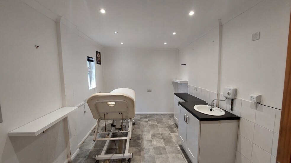123 Belgrave Av, Romford à louer - Photo intérieure – Image 3 sur 4