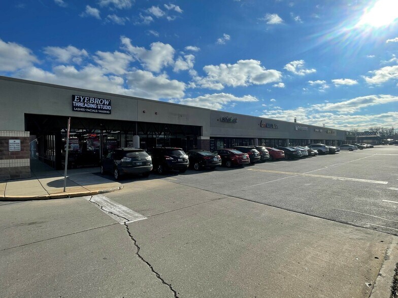 17555 S Torrence Ave, Lansing, IL à louer - Photo de l’immeuble – Image 3 sur 9