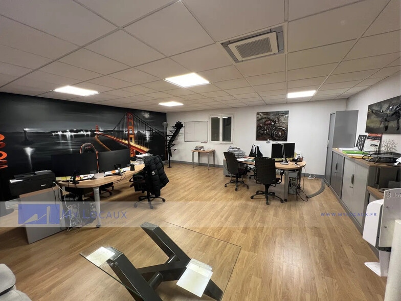 Local d'activités dans SAINT-OUEN-L'AUMONE à vendre - Photo intérieure – Image 3 sur 9