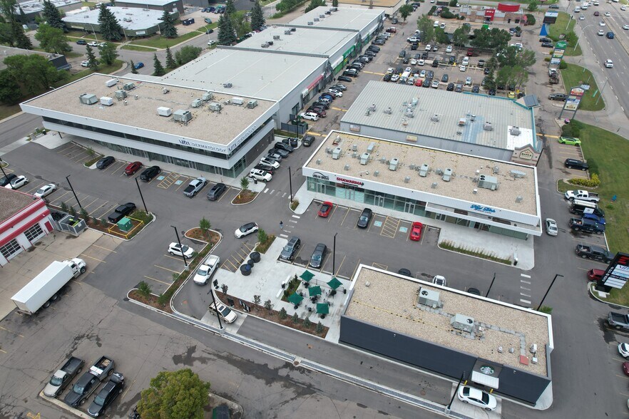 17004 107 Av NW, Edmonton, AB à louer - Photo de l’immeuble – Image 2 sur 8