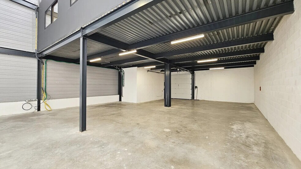 Local d’activités dans Collégien à louer - Photo intérieure – Image 3 sur 16