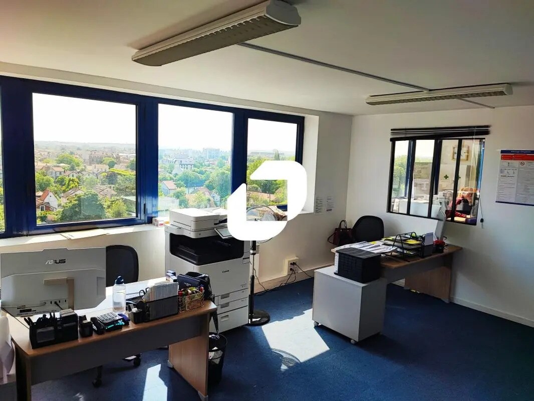 Bureau dans Joinville-le-Pont à louer Photo de l’immeuble– Image 1 sur 7