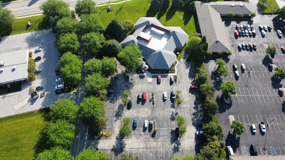 1661 Holland Rd, Maumee, OH à vendre - Photo de l’immeuble – Image 3 sur 4