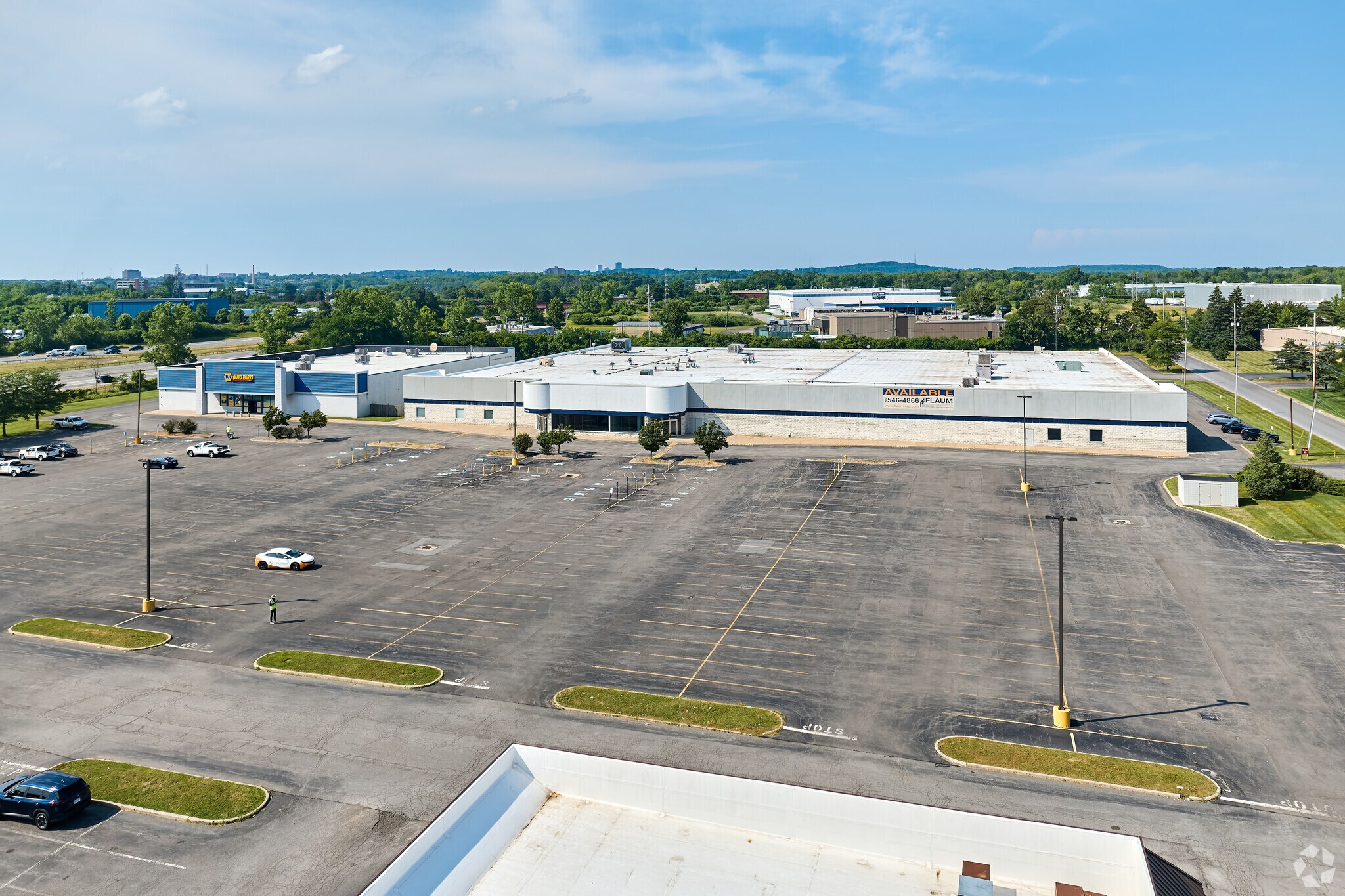 1180 Jefferson Rd, Rochester, NY à vendre Photo principale– Image 1 sur 62