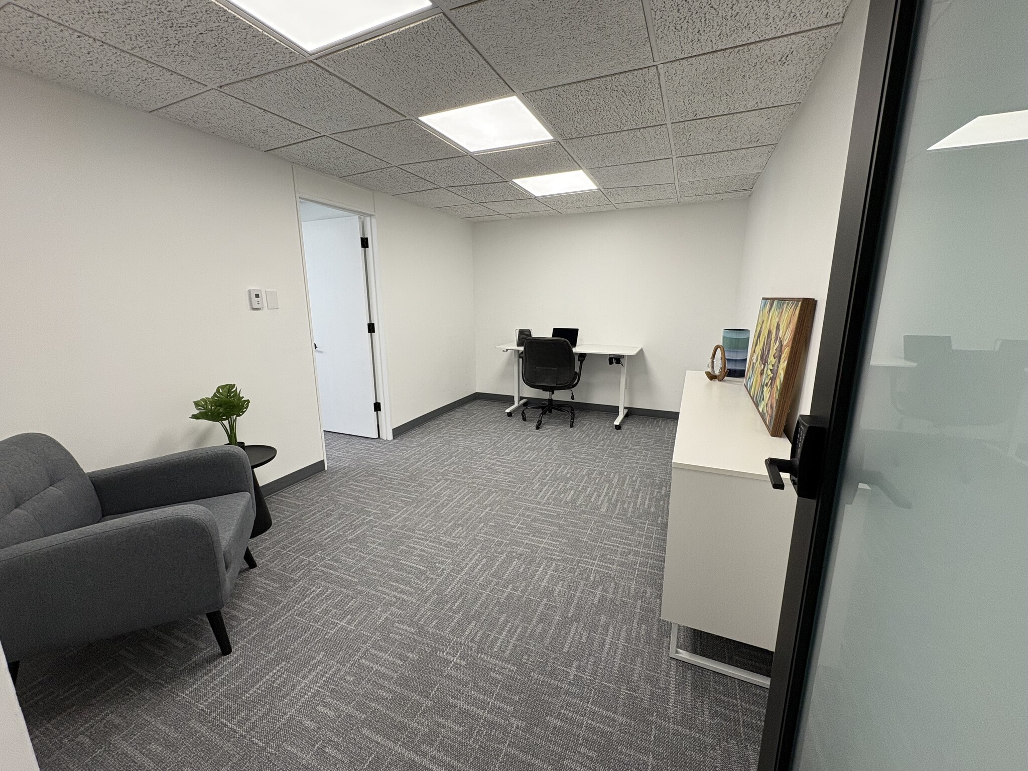 2215 Oak Industrial Dr NE, Grand Rapids, MI à louer Photo intérieure– Image 1 sur 16