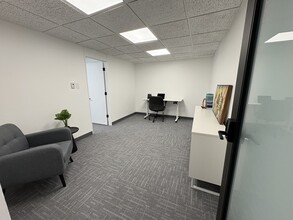 2215 Oak Industrial Dr NE, Grand Rapids, MI à louer Photo intérieure– Image 1 sur 16