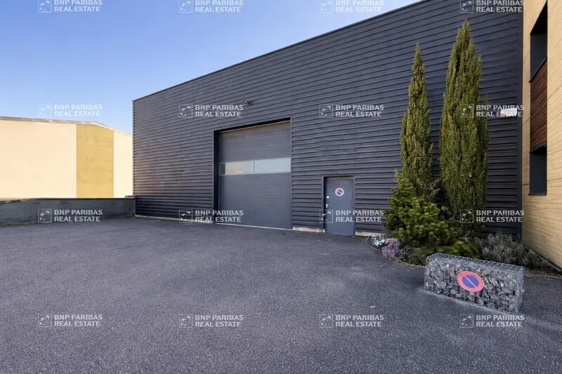 Local d'activités dans Marange-Silvange à vendre - Photo de l’immeuble – Image 2 sur 15
