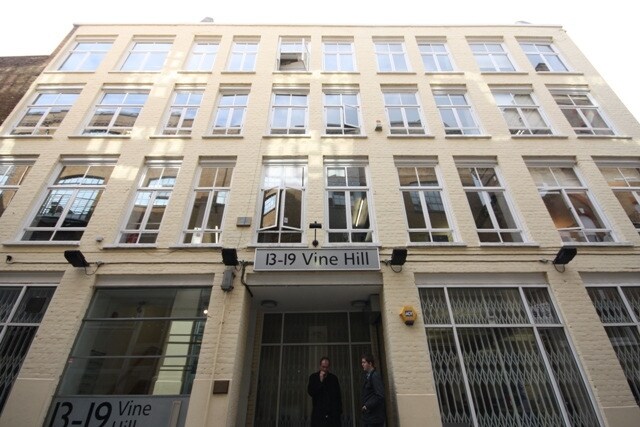 13-19 Vine Hl, Londres à louer - Photo de l’immeuble – Image 2 sur 4