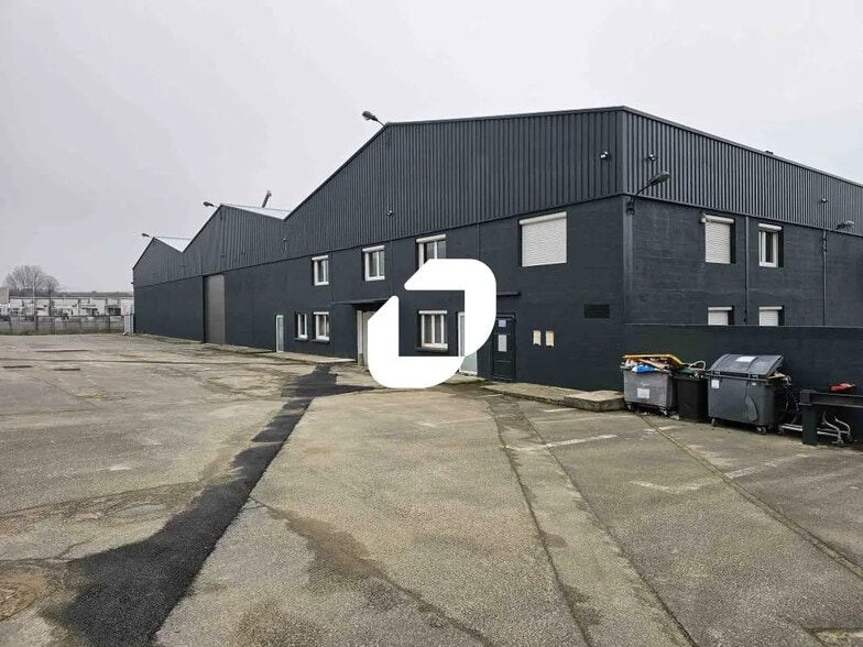 Local d’activités dans Le Mesnil-Amelot à louer - Photo de l’immeuble – Image 2 sur 21