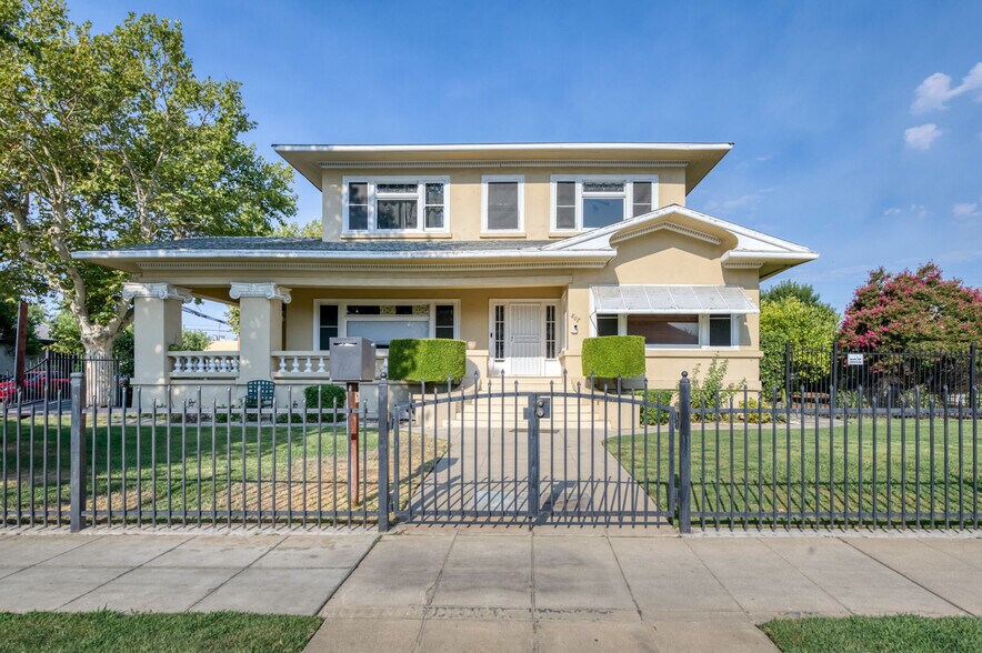 807 N Van Ness Ave, Fresno, CA à vendre - Photo de l’immeuble – Image 3 sur 32