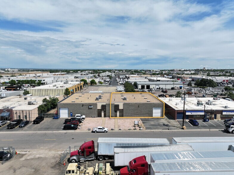 6865 E 48th Ave, Commerce City, CO à louer - Photo de l’immeuble – Image 3 sur 6