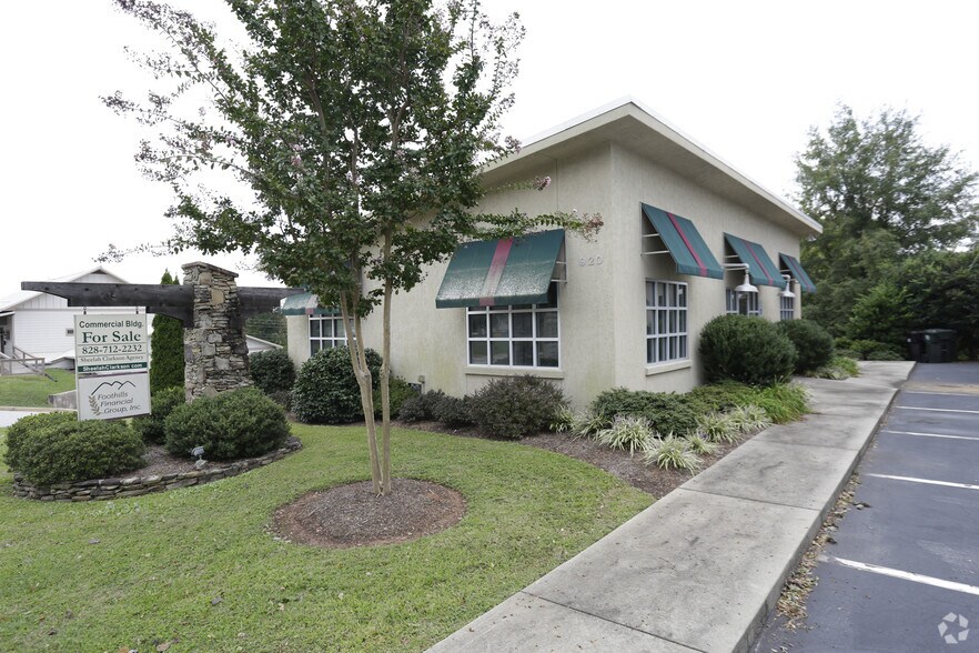 100 Edgewood Ave, Landrum, SC à vendre - Photo de l’immeuble – Image 2 sur 34