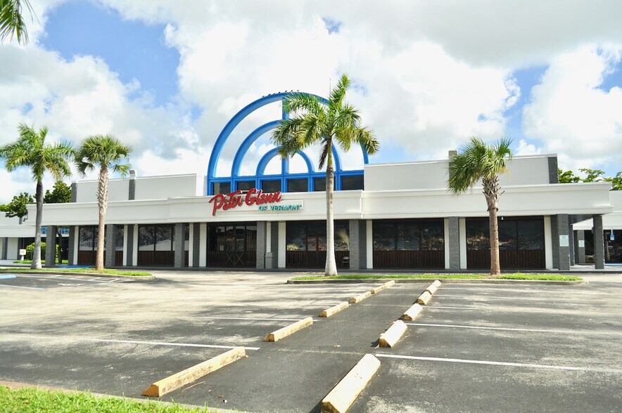 2901 W Oakland Park Blvd, Lauderdale Lakes, FL à louer - Photo de l’immeuble – Image 2 sur 18