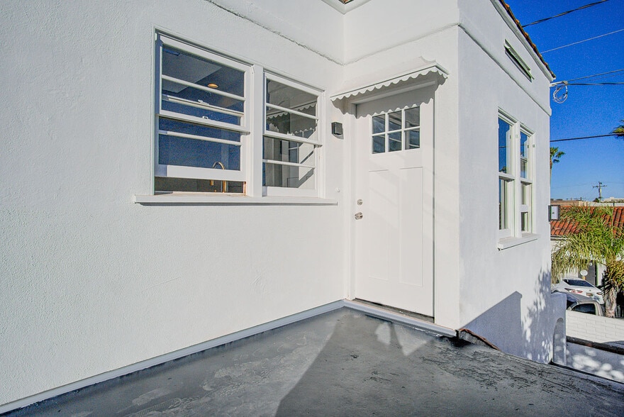 1147 24th St, Santa Monica, CA à vendre - Photo de l’immeuble – Image 2 sur 31