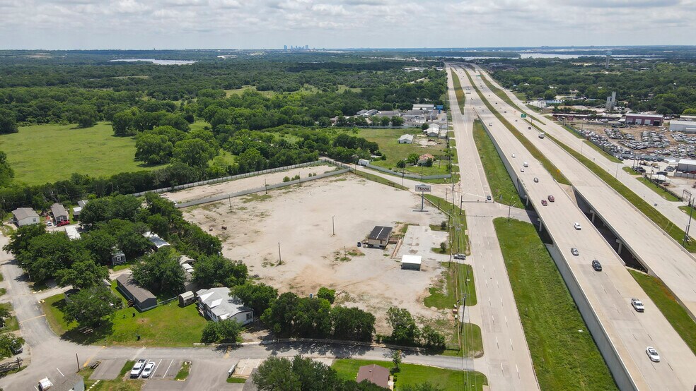 10050 Jacksboro Hwy, Fort Worth, TX à louer - Photo de l’immeuble – Image 3 sur 5