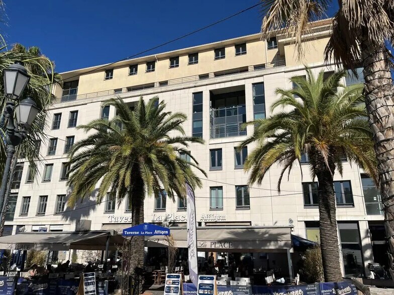 Bureau dans Toulon à louer - Photo de l’immeuble – Image 3 sur 14