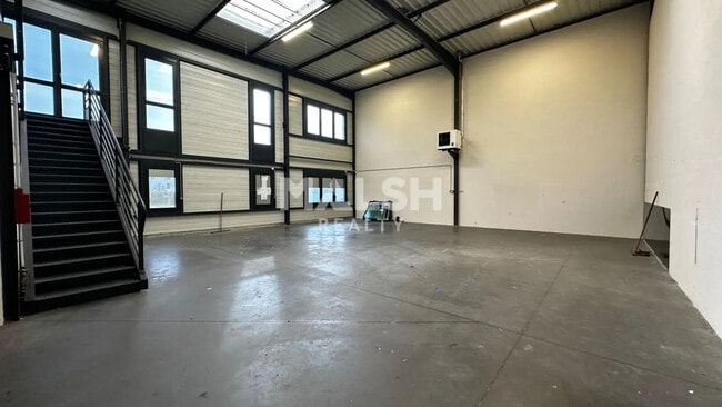 Plus de détails pour Local d’activités à vendre