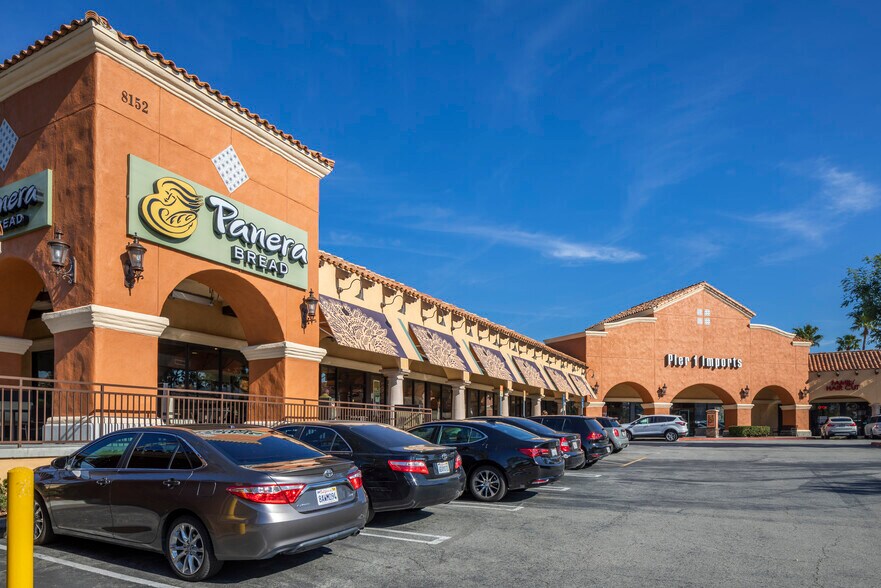 8020-8100 E Santa Ana Canyon Rd, Anaheim Hills, CA à louer - Photo de l’immeuble – Image 2 sur 9