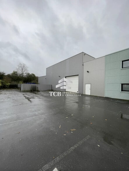 Local d’activités dans Saint-Léger-de-Linières à louer - Photo de l’immeuble – Image 2 sur 21