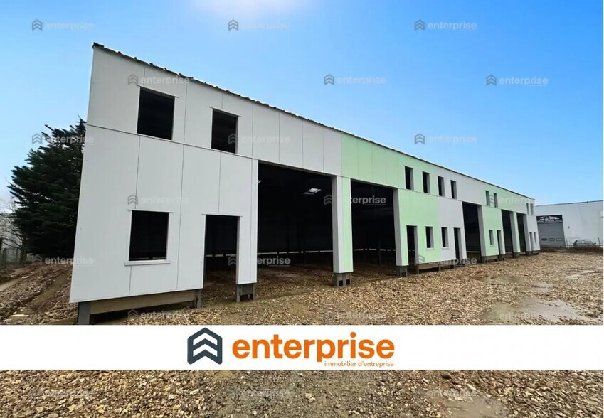 Local d'activités dans Novillers à vendre - Photo de l’immeuble – Image 1 sur 6