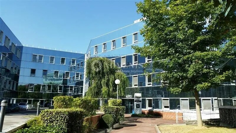 Bureau dans Guyancourt à louer Photo de l’immeuble– Image 1 sur 3