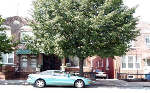 1720 11th Ave, Brooklyn, NY à vendre - Photo principale – Image 1 sur 6