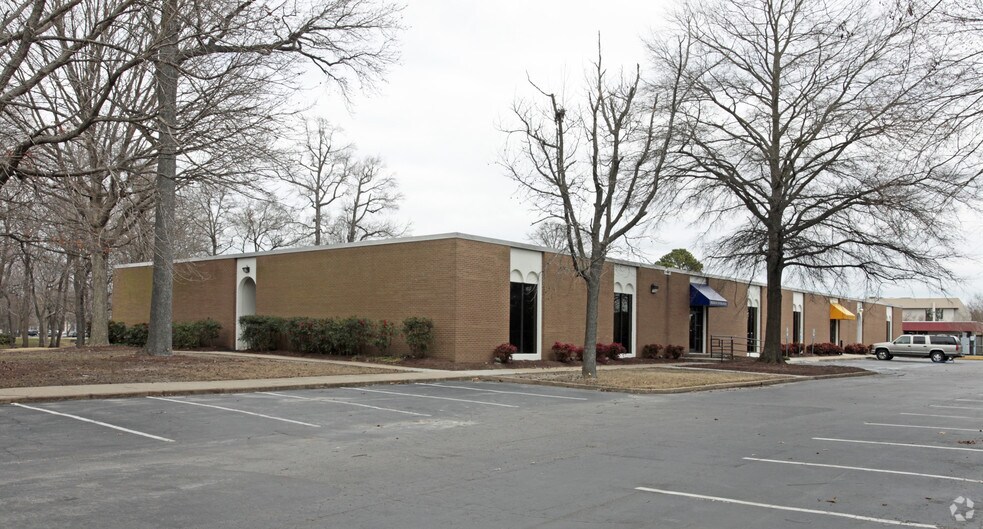 6333 Center Dr, Norfolk, VA à vendre - Photo de l’immeuble – Image 2 sur 3