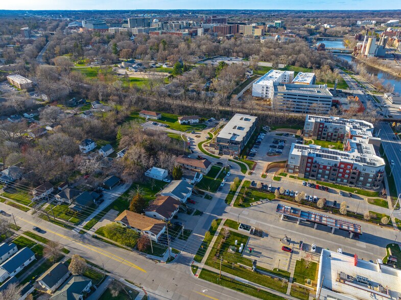 630 Orchard Ct, Iowa City, IA à vendre - Aérien – Image 2 sur 7