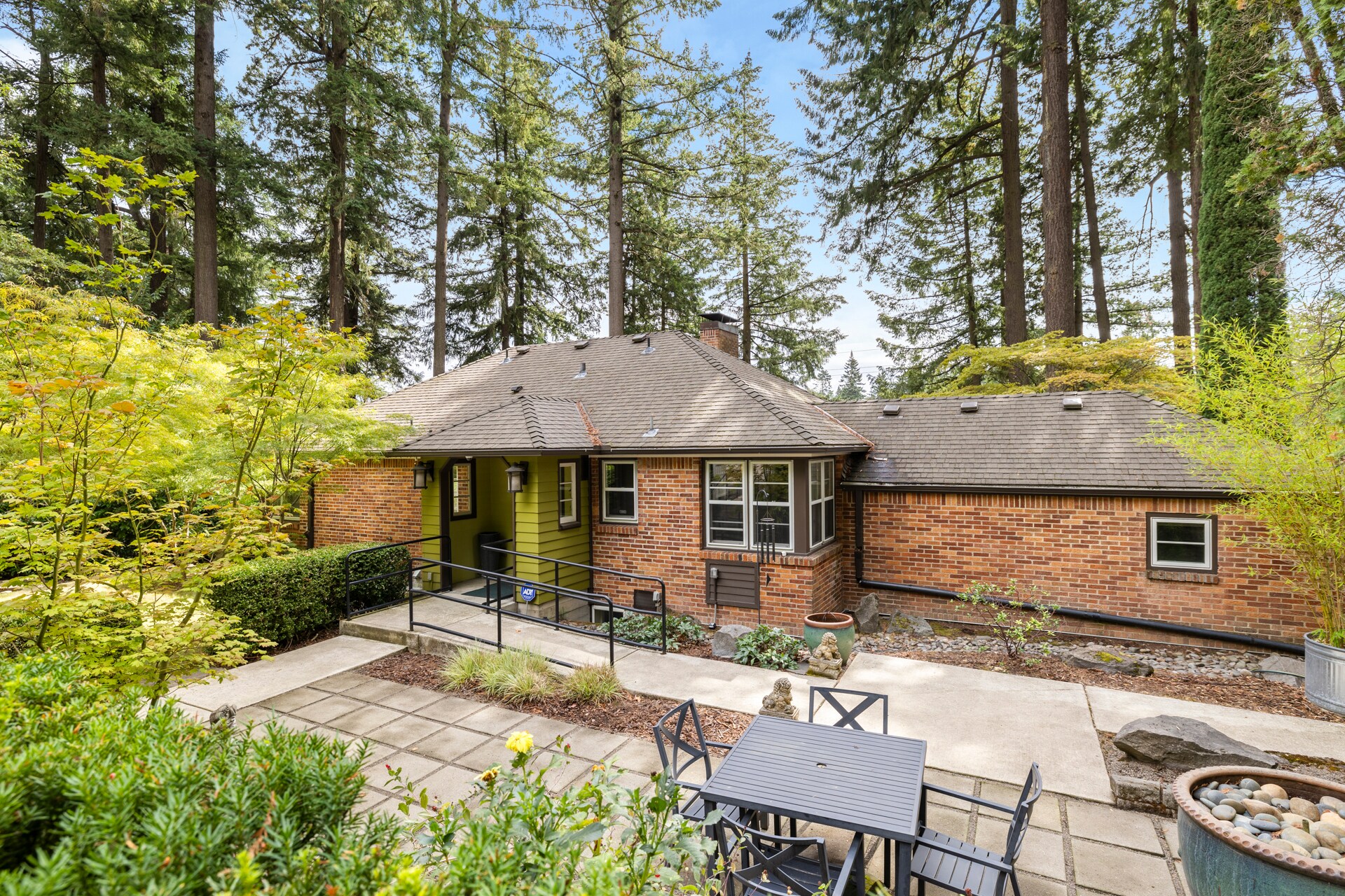 7303 SW Beaverton Hillsdale Hwy, Portland, OR à vendre Photo principale– Image 1 sur 55