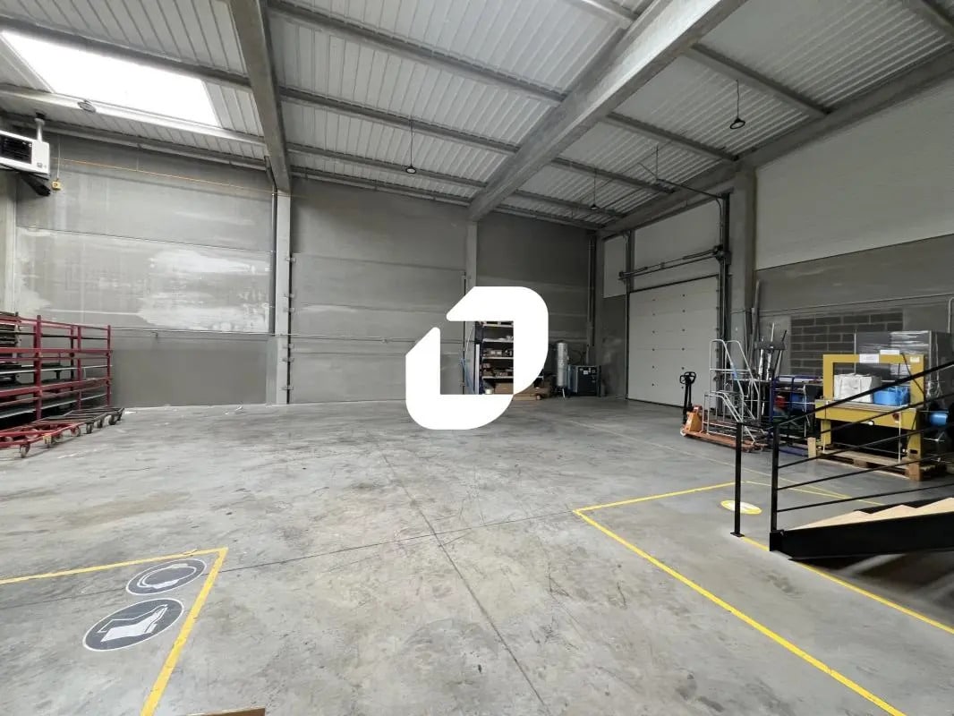 Local commercial dans Hallennes-lez-Haubourdin à louer Photo de l’immeuble– Image 1 sur 10