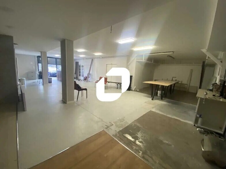 Local commercial dans SAINT-JEAN-D'ILLAC à vendre - Photo de l’immeuble – Image 3 sur 9