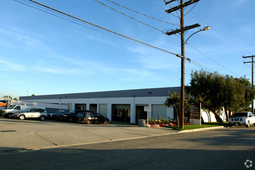 2700 Rose Ave, Signal Hill, CA à vendre - Photo de l’immeuble – Image 2 sur 25