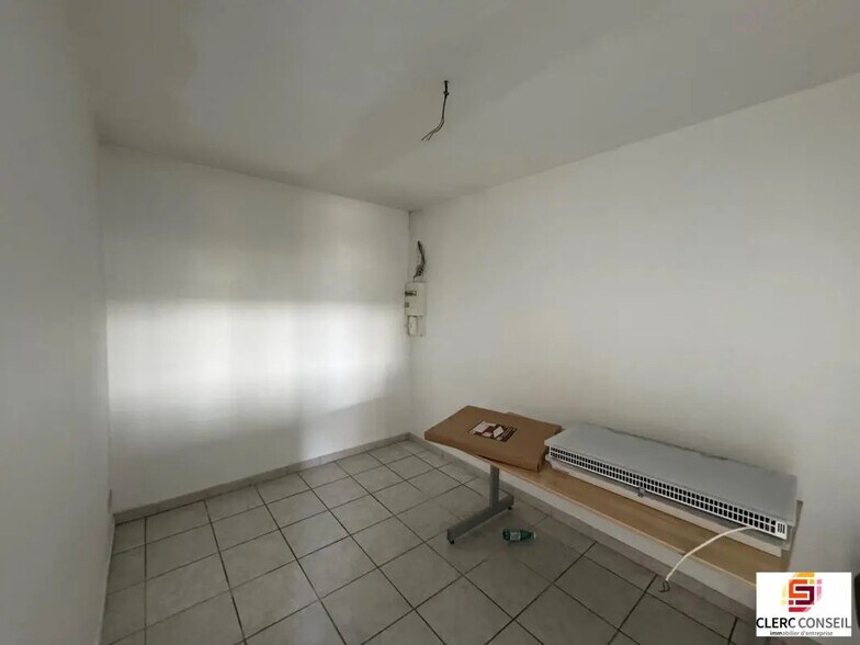 Bureau dans Évreux à louer - Photo de l’immeuble – Image 3 sur 8