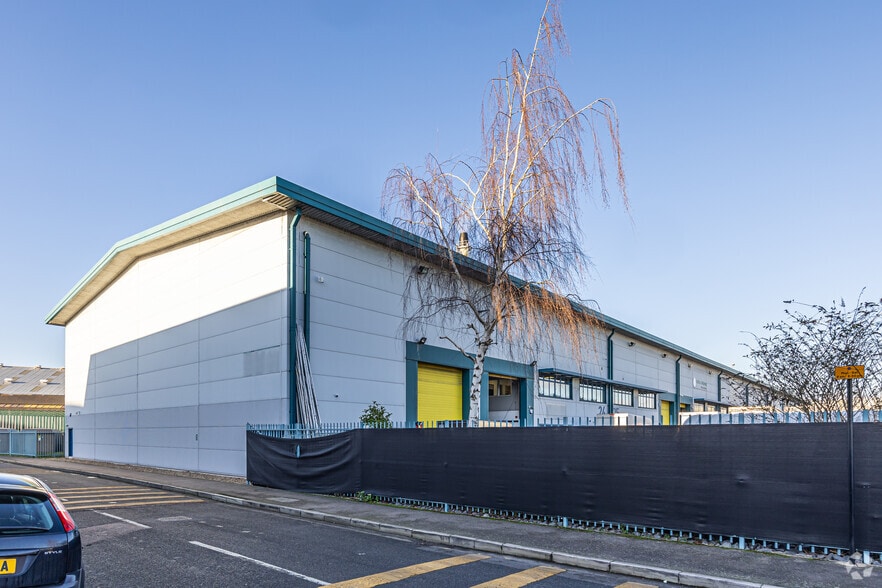 Riverwalk Business Park, Enfield à vendre - Photo principale – Image 1 sur 9