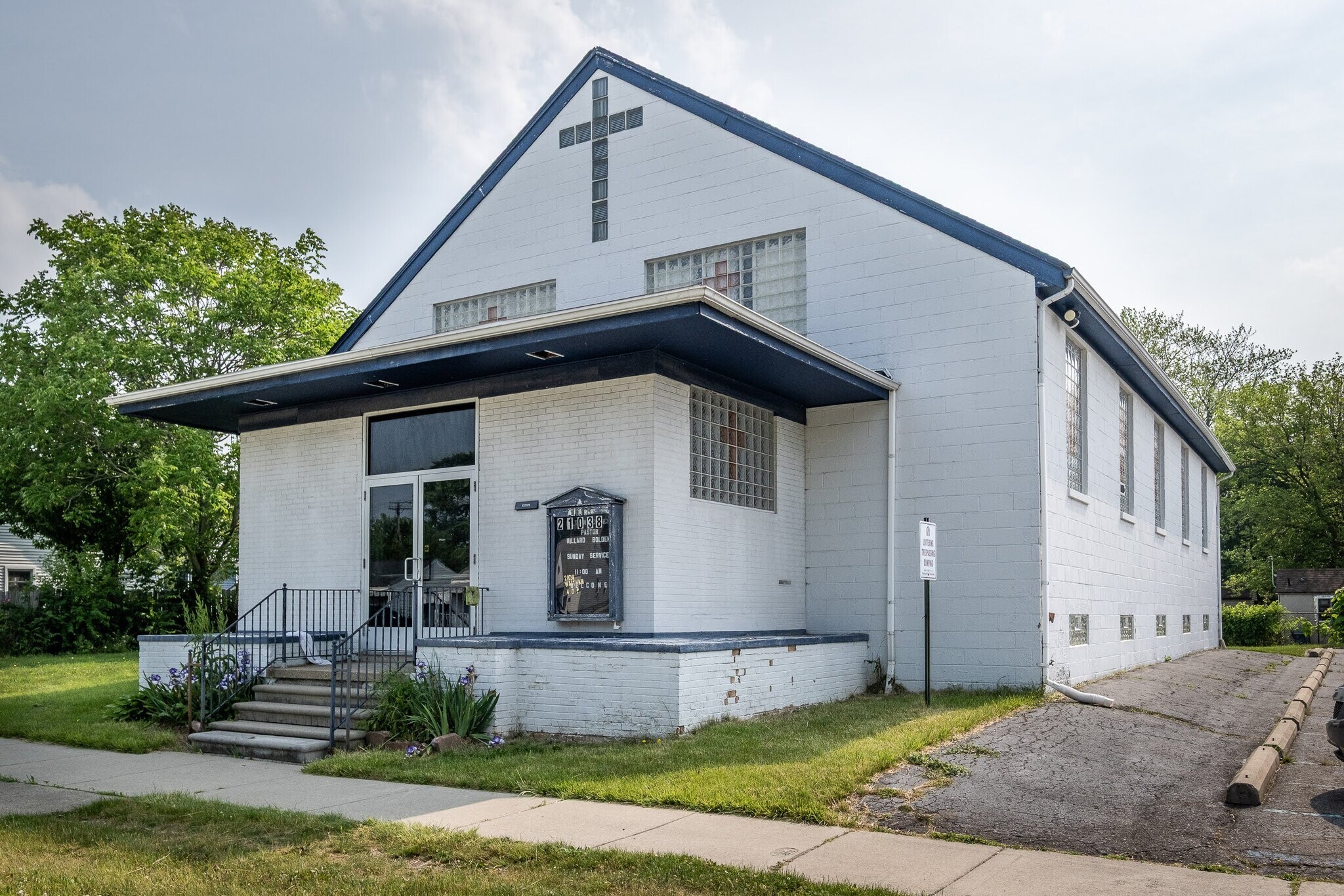 21038 Waltham Rd, Warren, MI à vendre Photo principale– Image 1 sur 52