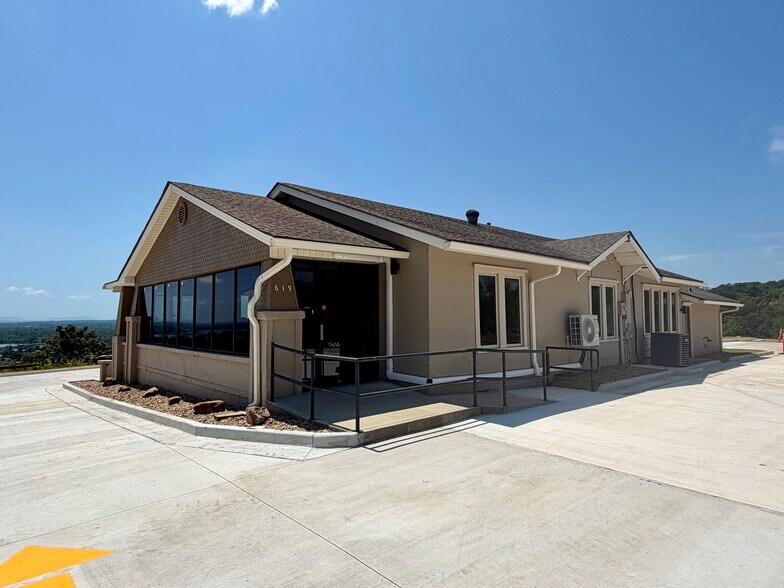 619 Fayetteville Rd, Van Buren, AR à louer - Photo de l’immeuble – Image 3 sur 31