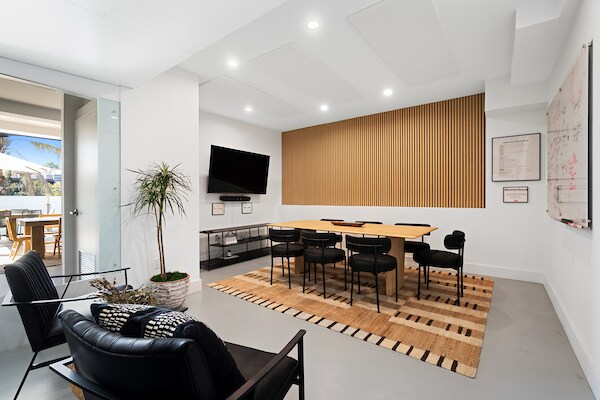 2210 Main St, Santa Monica, CA à louer - Photo de l’immeuble – Image 3 sur 14