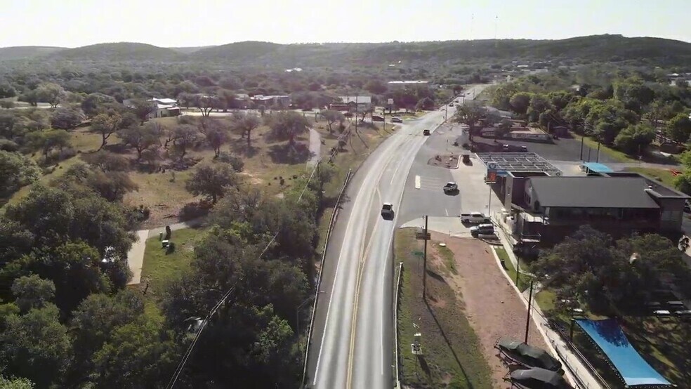 FM 2342, Kingsland, TX à vendre - Vidéo sur l’annonce professionnelle – Image 2 sur 17