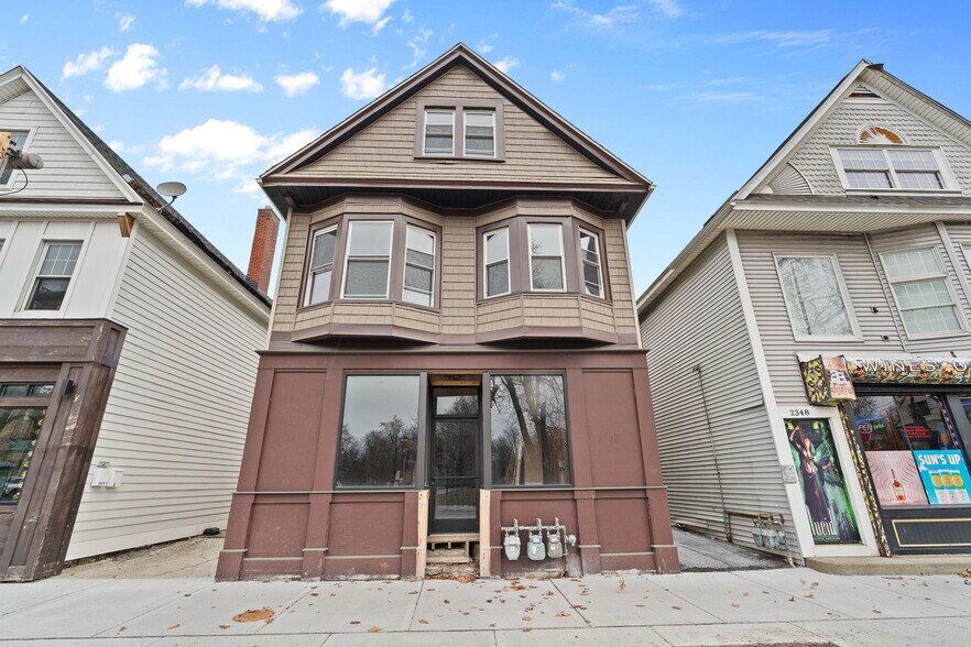 2346 Seneca St, Buffalo, NY à vendre - Photo de l’immeuble – Image 2 sur 8