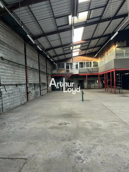 Local d'activités dans Antibes à vendre - Photo intérieure – Image 1 sur 7